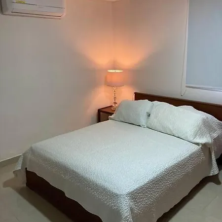 Apartment Apartamento Frente Al Aeropuerto *