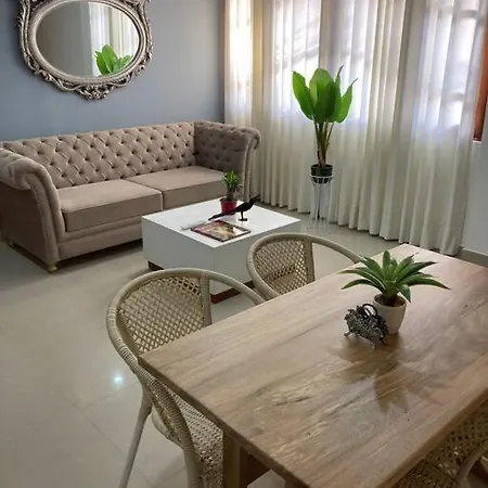Apartamento Frente Al Aeropuerto *